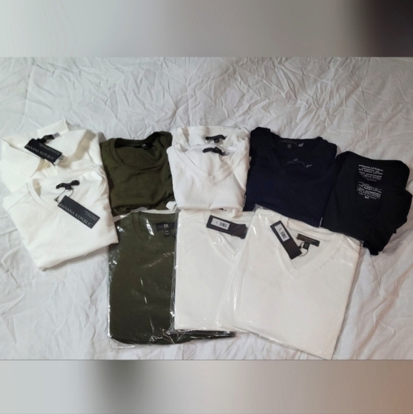 Banana Republic Luxury Touch T-Shirts. - Picture 2 of 3